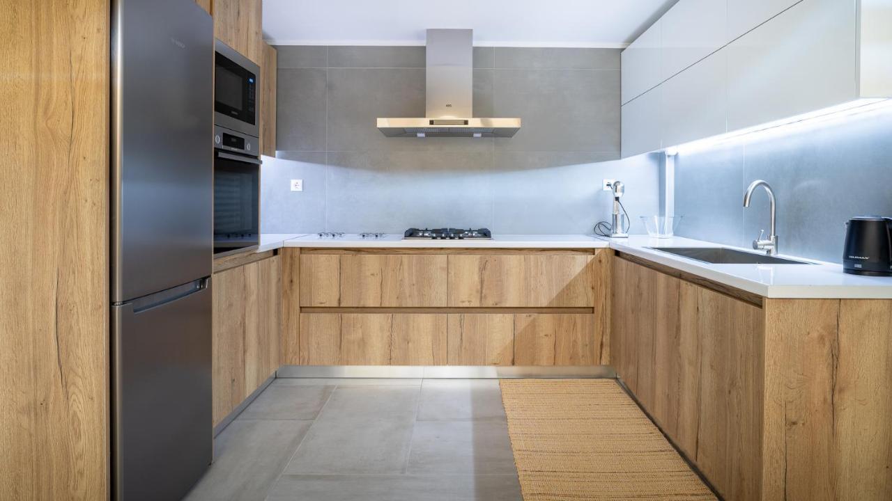 A Brand New, Beautifully Decorated Maisonette. Халкис Екстериор снимка