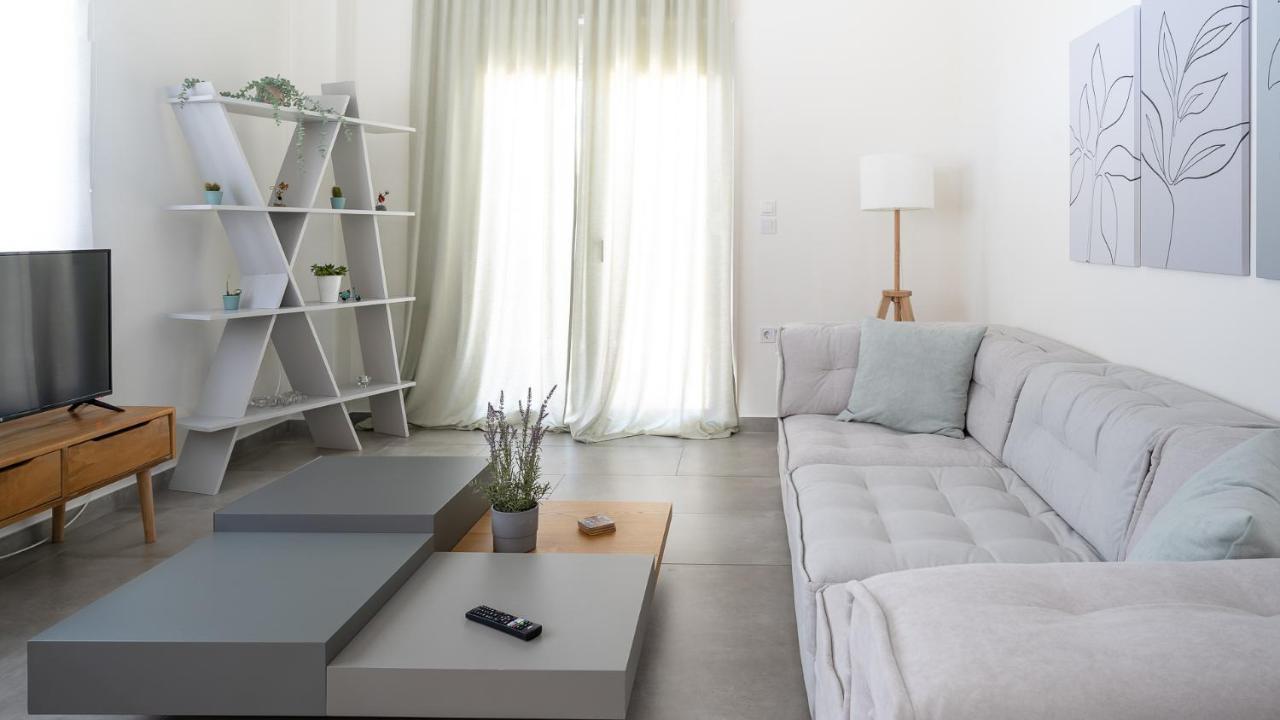 A Brand New, Beautifully Decorated Maisonette. Халкис Екстериор снимка