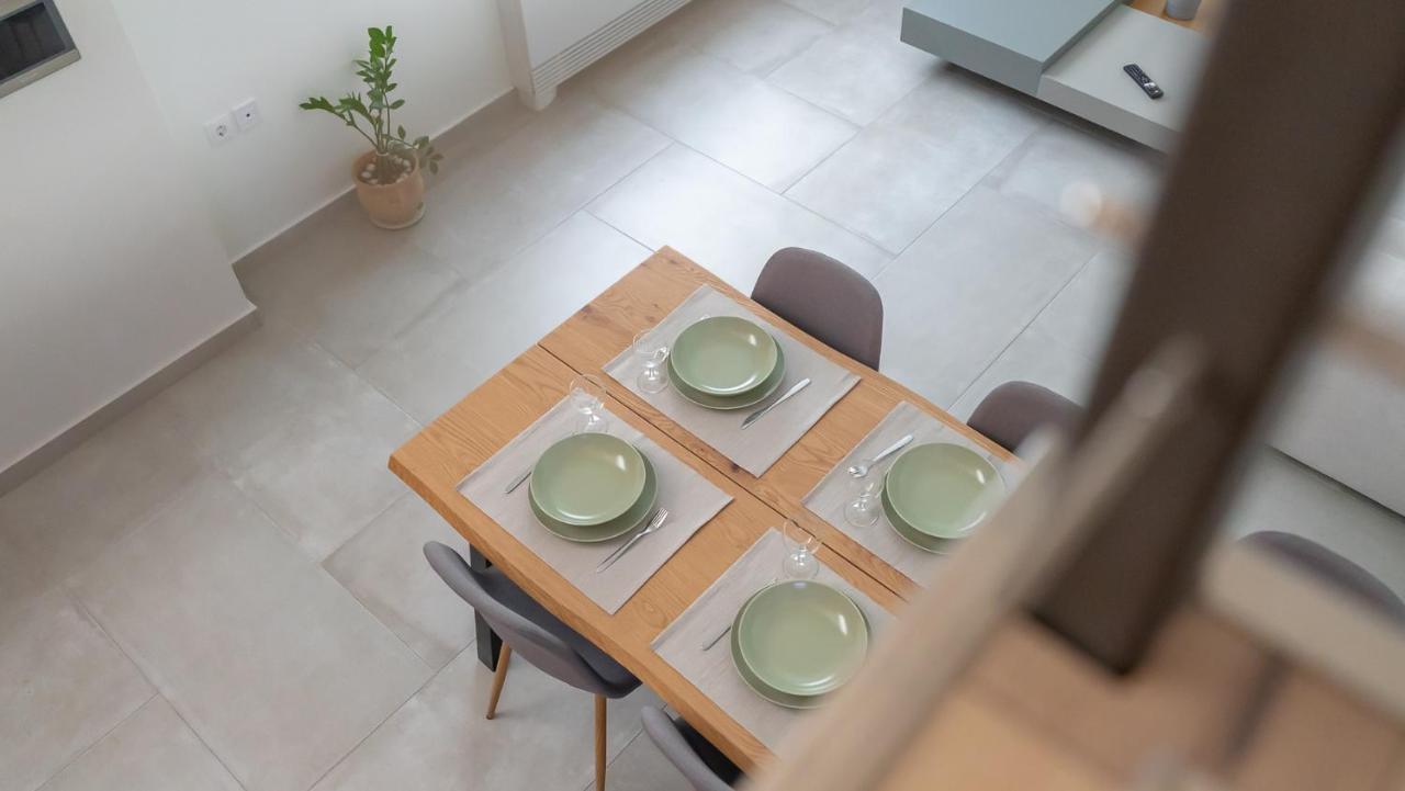 A Brand New, Beautifully Decorated Maisonette. Халкис Екстериор снимка