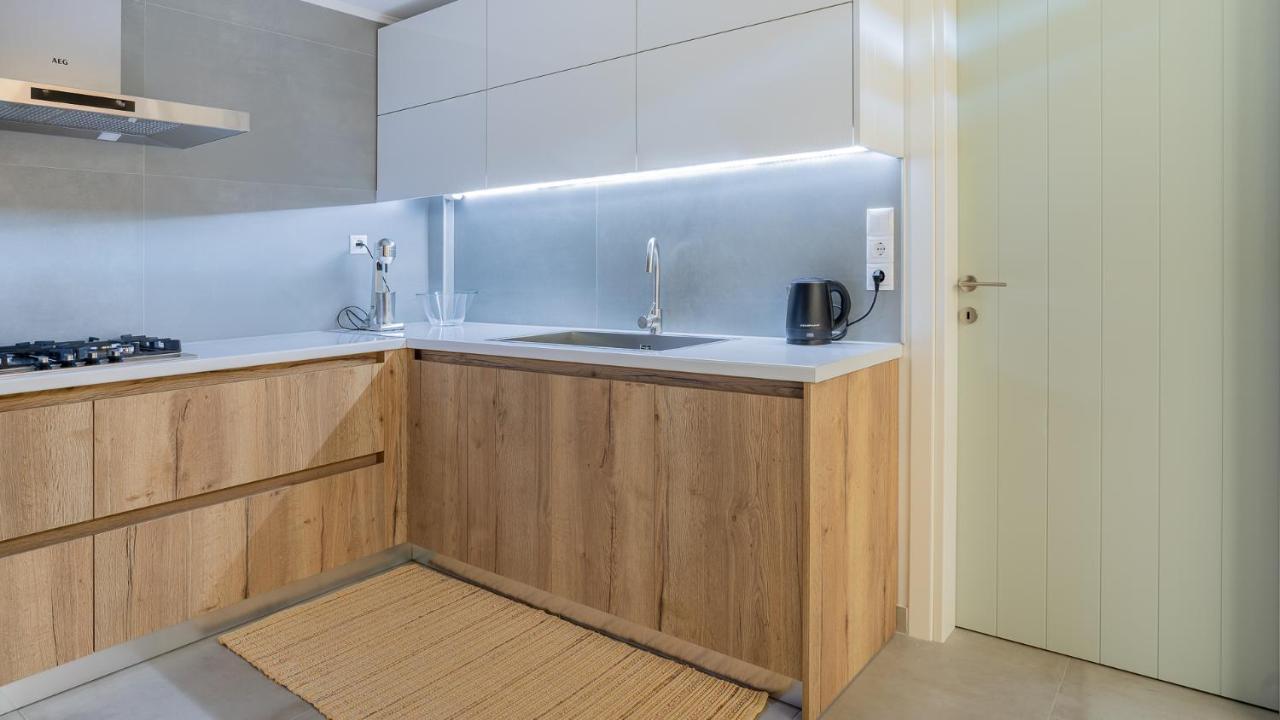 A Brand New, Beautifully Decorated Maisonette. Халкис Екстериор снимка